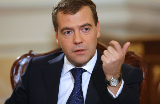Медведев обещает создавать новые школы