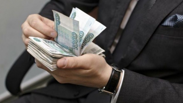 Правительство не хочет повышать зарплату чиновникам