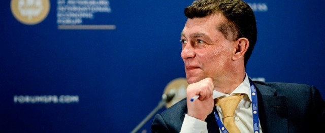 Топилин пообещал бюджетникам осеннюю индексацию зарплат Топилин пообещал бюджетникам осеннюю индексацию зарплат