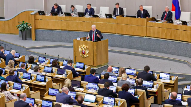В Госдуме предложили регулярно повышать зарплаты в России